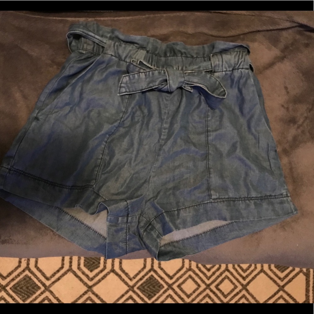 H&M Denim Paper Bag Shorts 🔺🔻